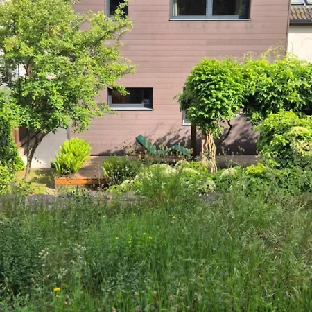 Luxury Garden Retreat With Hot Tub And Pinball 프라하