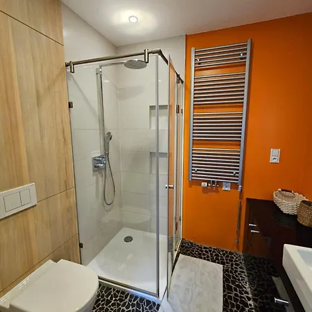 Luxury Garden Retreat With Hot Tub And Pinball 빌라 *